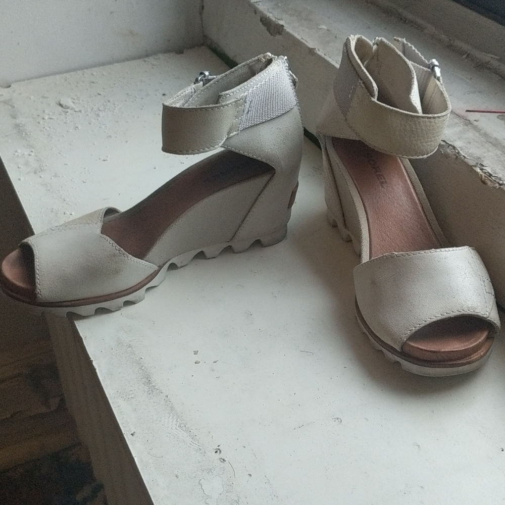 Beige sorel wedge sandals